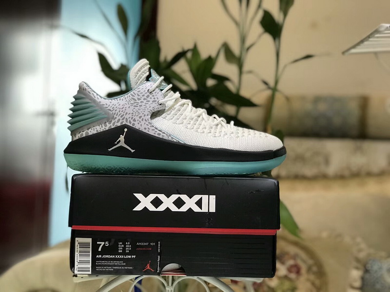 Authentic Air Jordan XXXII Low “emerald” 